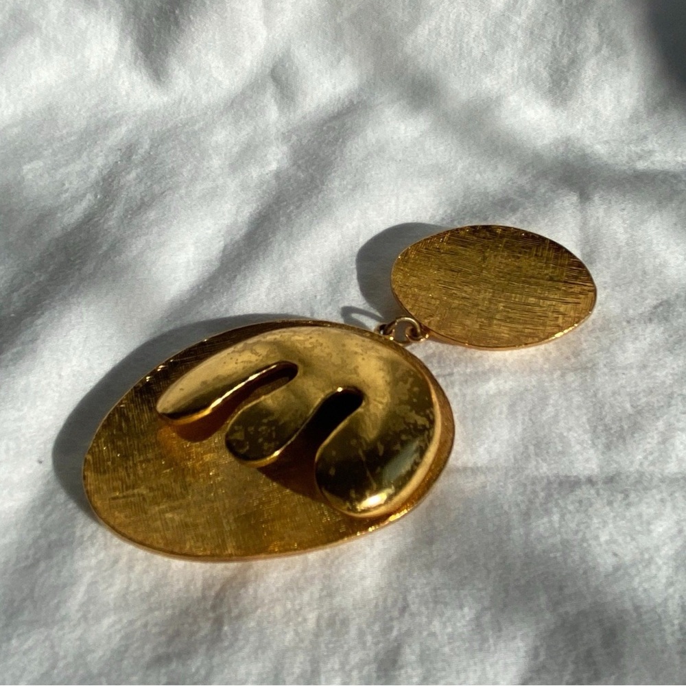 Vintage Gold tone Brooch